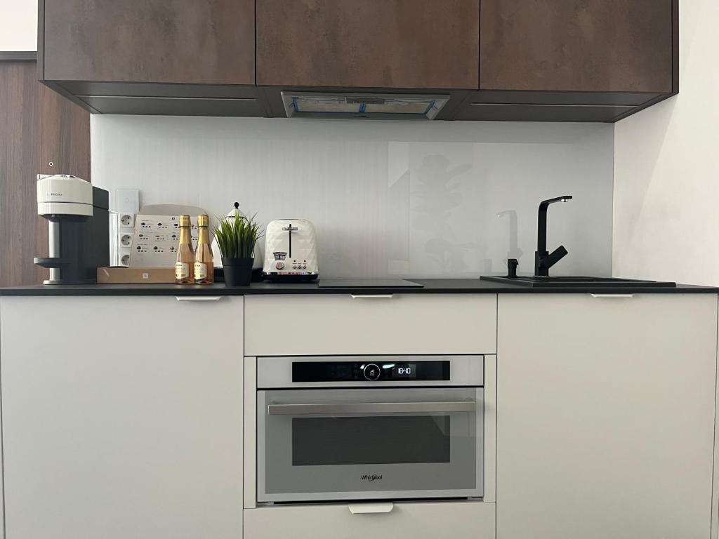 Faktum Wall For Microwave Oven Matttroy