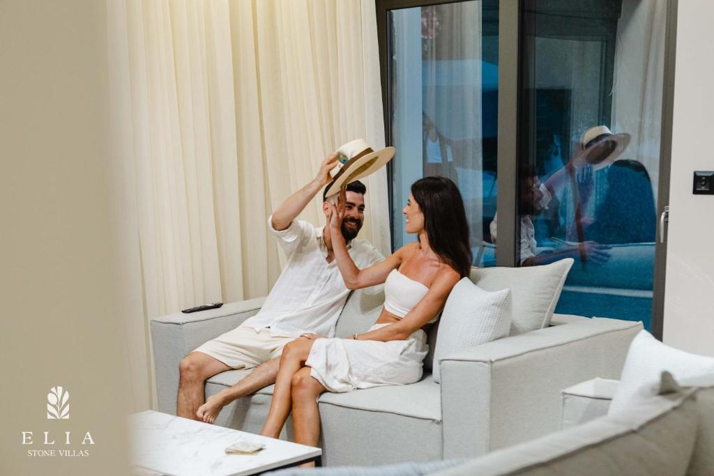 Hosté ubytování ELIA STONE VILLAS