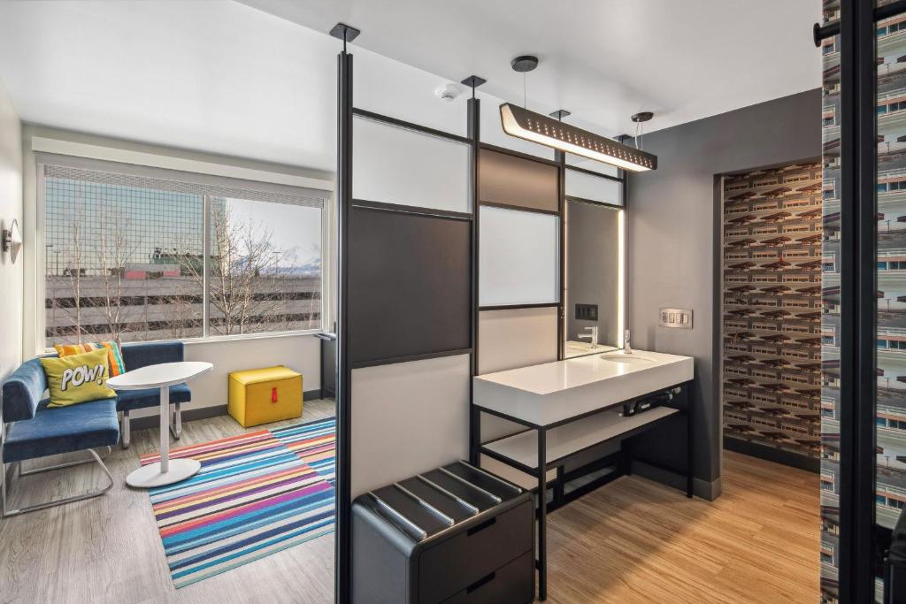 Does Aloft Hotel Have Free Breakfast?: Find Out Now