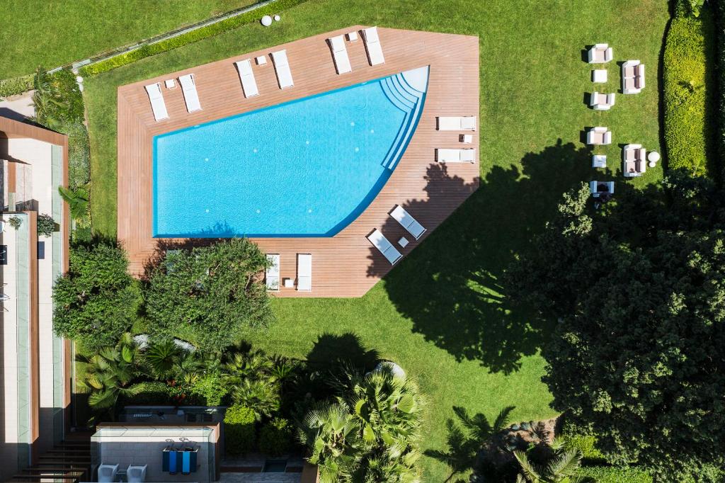 an overhead view of a swimming pool in a yard at Mon Repos Avenir in Taormina