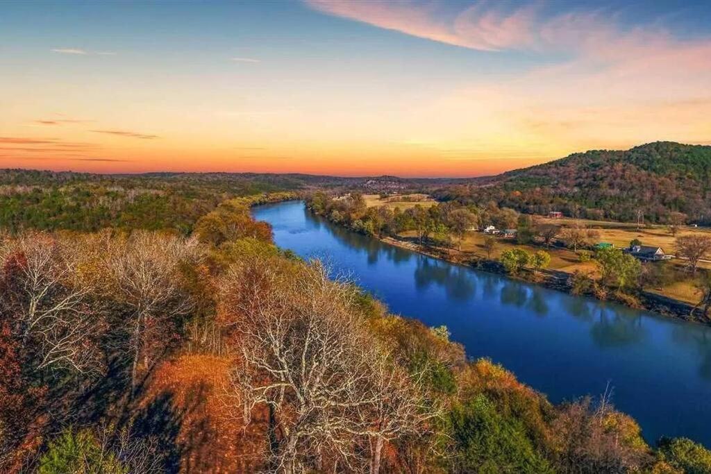 The Witto House at Shipps Landing, Norfork (updated prices 2024)