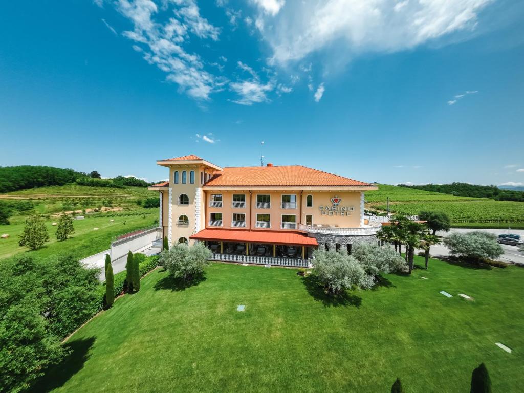 Příroda nedaleko hotelu