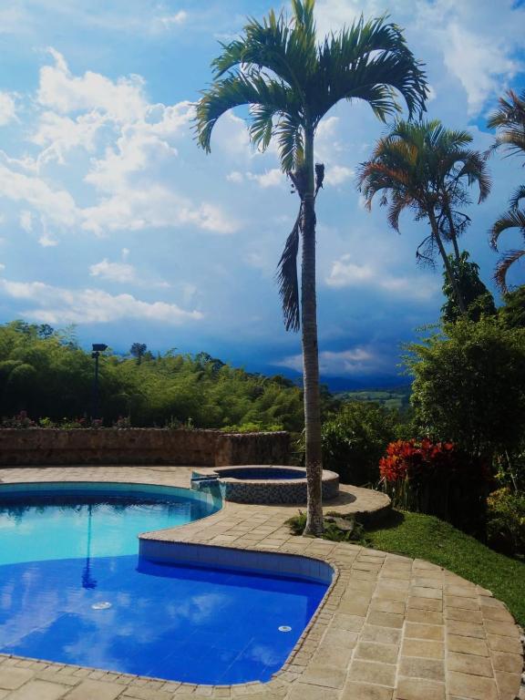 Finca BellaVista, Lago Calima: Hermosos Paisajes - Maison De Quatre Chambres