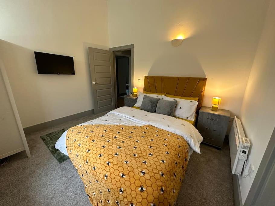 2 Bedroom Apartment Manchester Airport, Handforth, UK