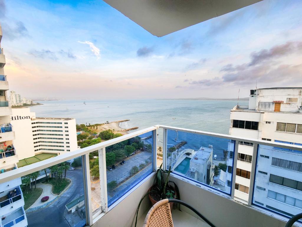 a balcony with a view of the ocean at Espectacular Vista y Frente al Mar in Cartagena de Indias