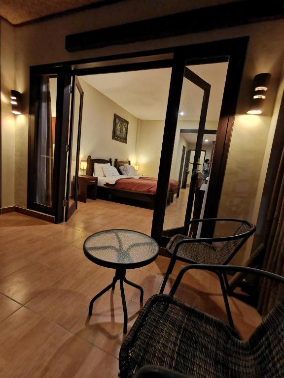 Postel nebo postele na pokoji v ubytování Dalia Budget Hotel