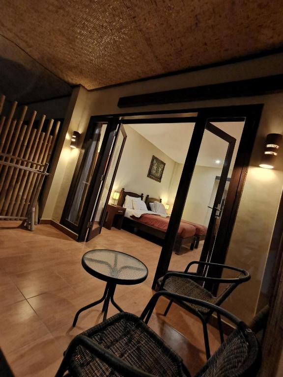 Postel nebo postele na pokoji v ubytování Dalia Budget Hotel