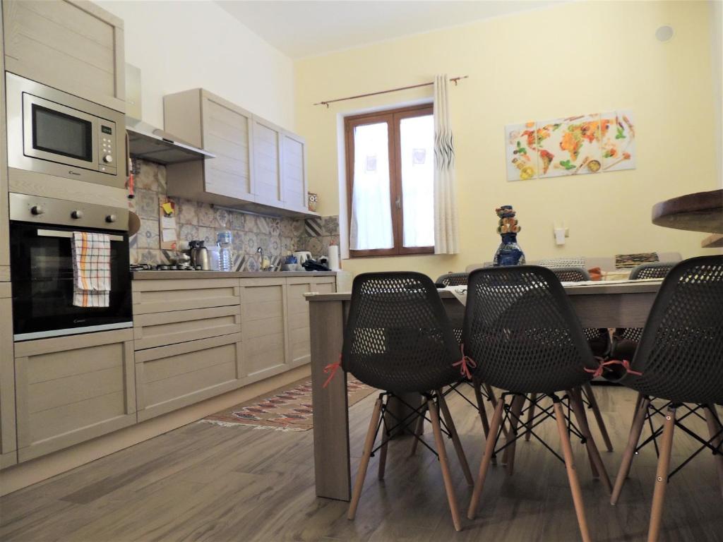 Cucina o angolo cottura di Rifugio Porta Nord
