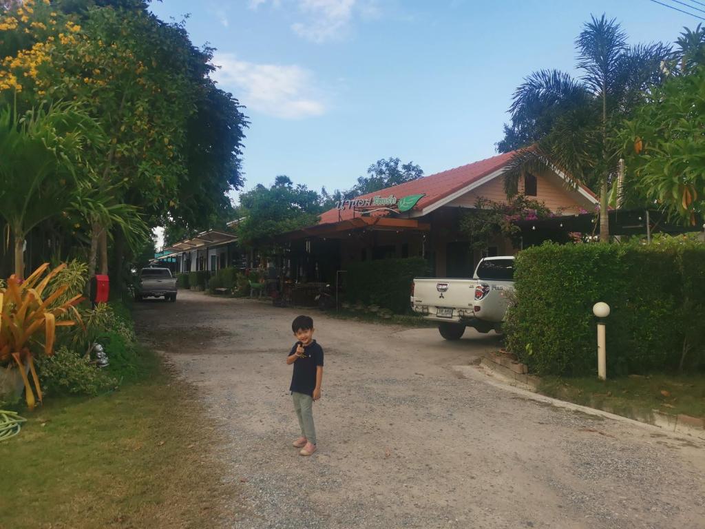 Numhom Resort - Standard Twin Room