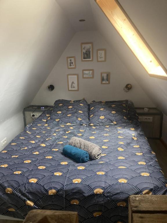 Postel nebo postele na pokoji v ubytování La « cabaneste » dans Arreau
