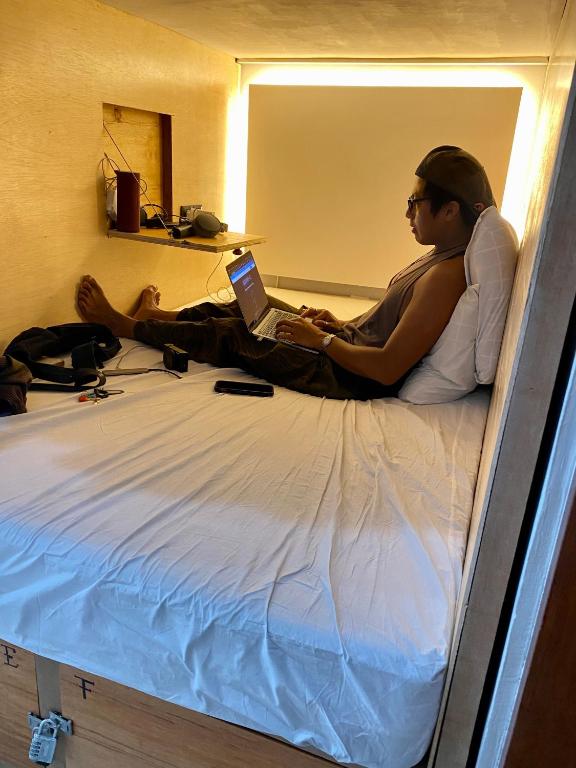 Amigos Guesthouse & Hostel - Single Bed In Dormitory Room