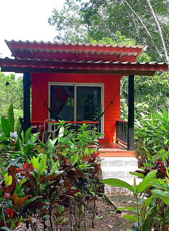 Zahrada ubytování Lanta Maikeaw Bungalow