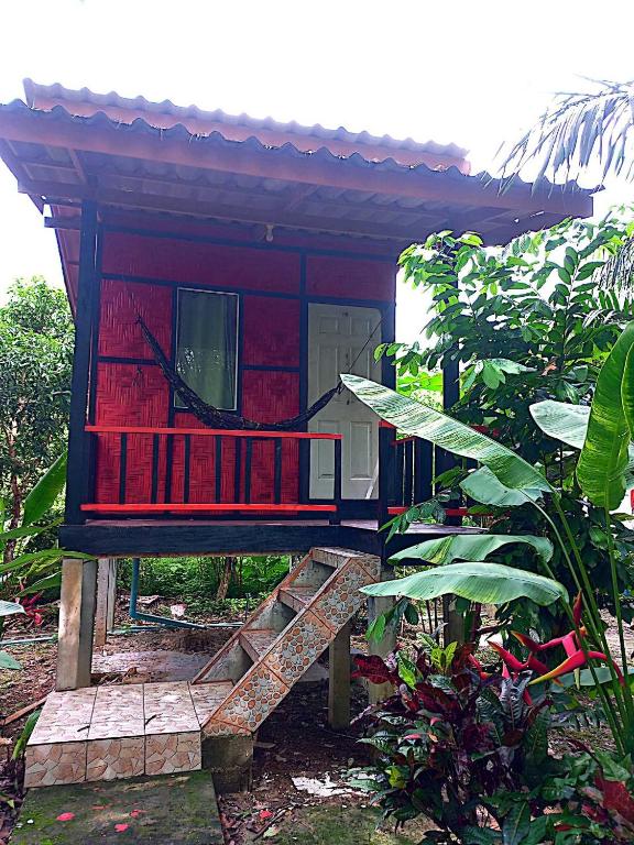 Lanta Maikeaw Bungalow - Bungalow Met Uitzicht Op De Tuin