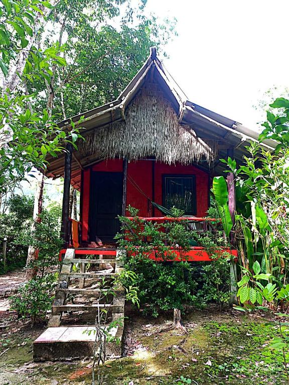Zahrada ubytování Lanta Maikeaw Bungalow