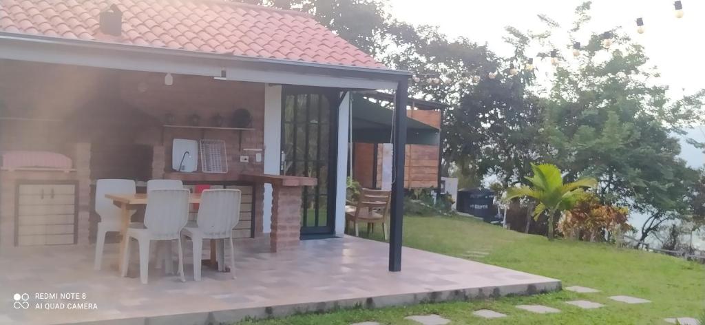 Cabaña de la loma - Family Room With Private Bathroom