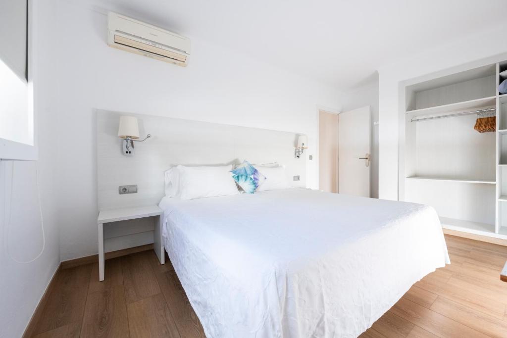 Apartamentos Catalina, Es Pujols – Updated 2023 Prices