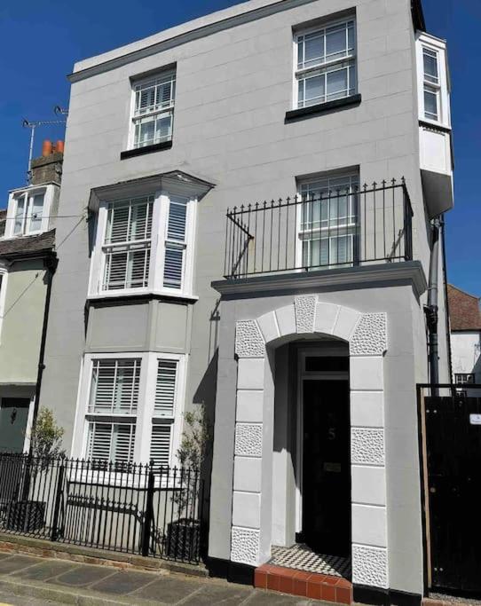 Gallery image of Stunning Georgian Period House in Kent