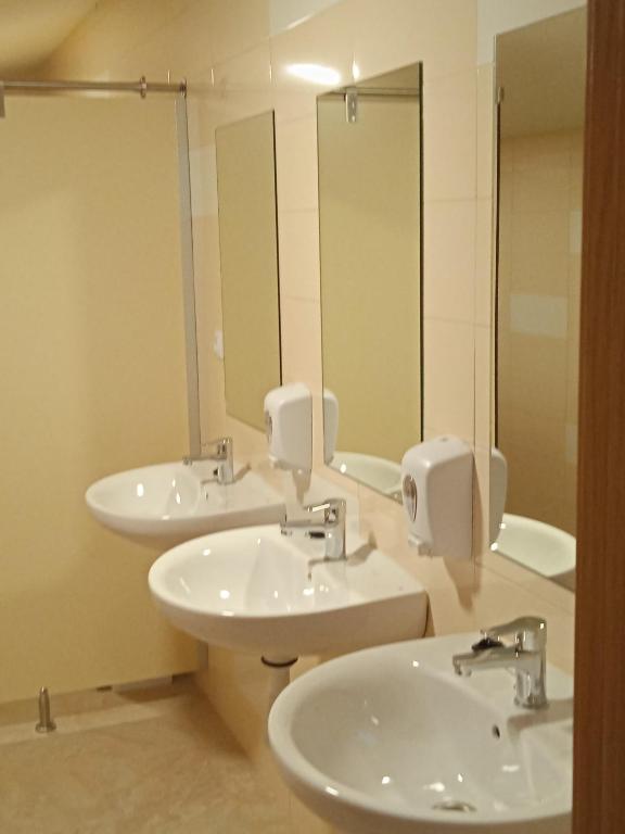 Koupelna v ubytování Albergue de Maella