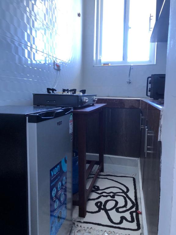 Kuchyň nebo kuchyňský kout v ubytování C.leslie_homes2