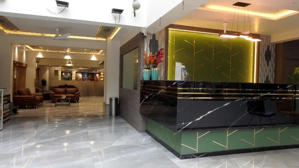 Vstupní hala nebo recepce v ubytování Hotel Sai Miracle
