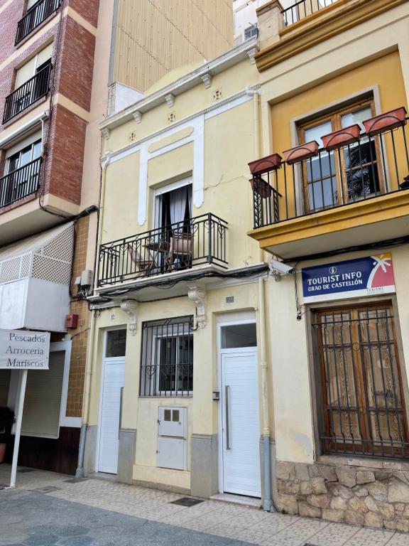 Centrally Located Spacious Private Apartment BuenaVista in ...