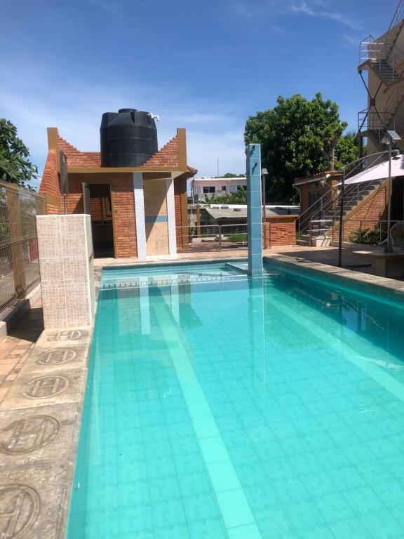 Bazén v ubytování Hotel Catala nebo v jeho okolí