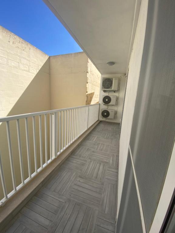 Balkón nebo terasa v ubytování Marsalforn luxurious Apartment