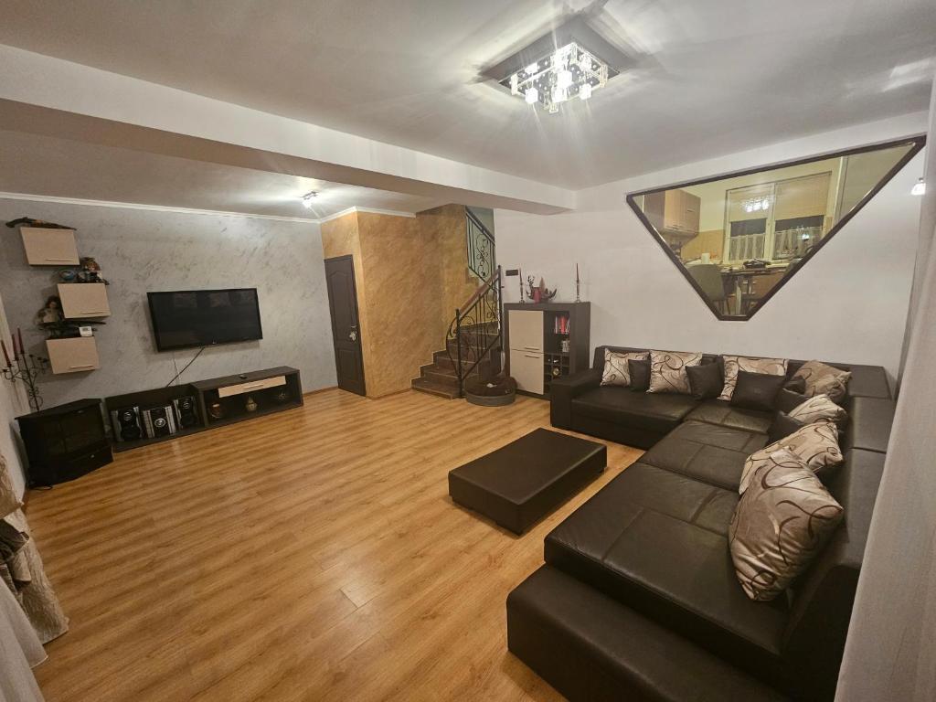 Кът за сядане в Casa Kids& Pet-friendly Bistrita