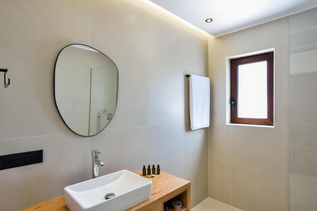 Panthea Luxury Living - 带有海景的高级双人或双人间