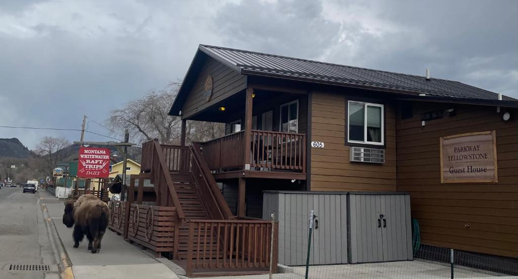 Parkway Yellowstone Guest House Apartment #5 photo