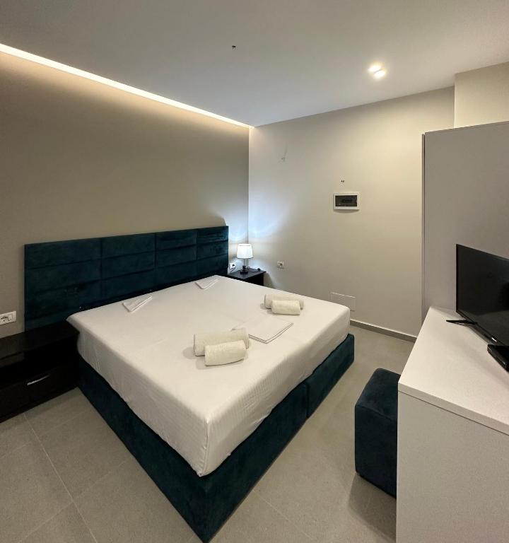 Fiore Rooms 2