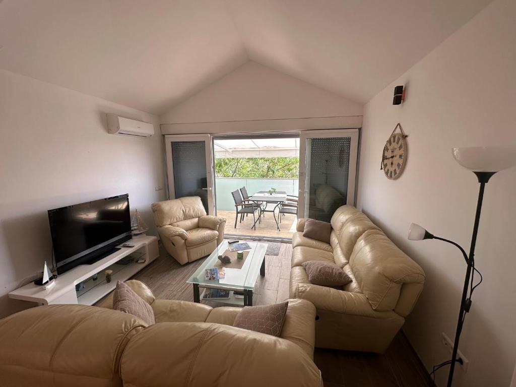 Posedenie v ubytovaní Harmony VIR Luxuriös ausgestattete Ferienwohnung mit 65m2