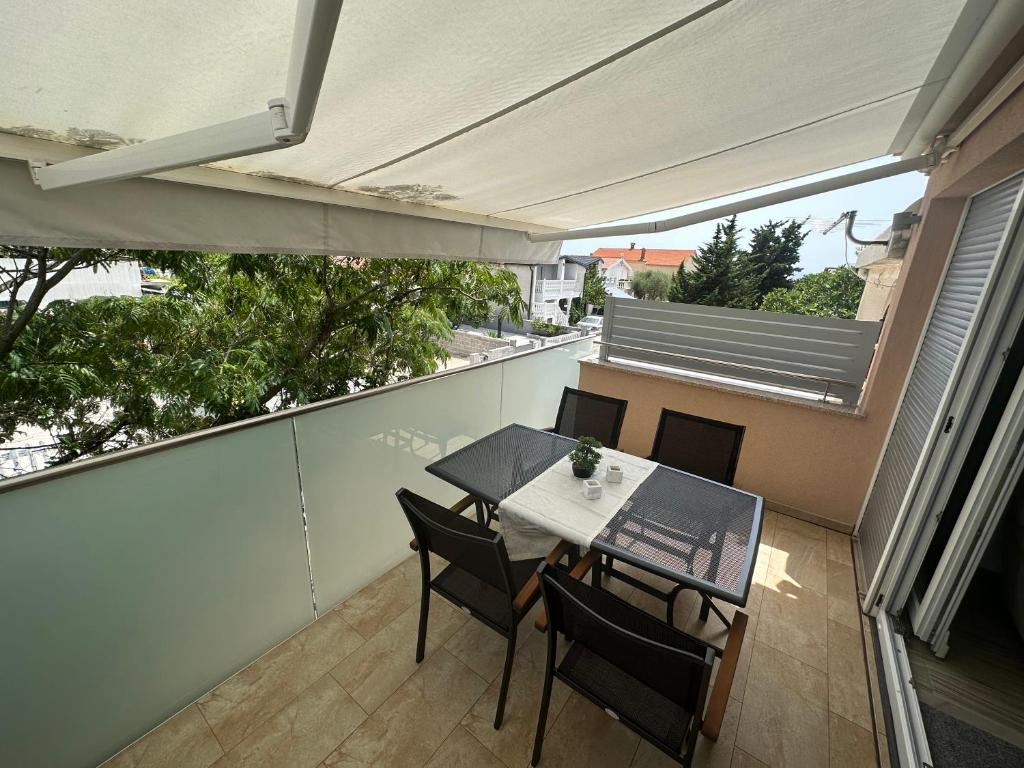 Balkón alebo terasa v ubytovaní Harmony VIR Luxuriös ausgestattete Ferienwohnung mit 65m2