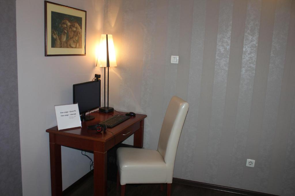 TV a/nebo společenská místnost v ubytování Hotel Centar