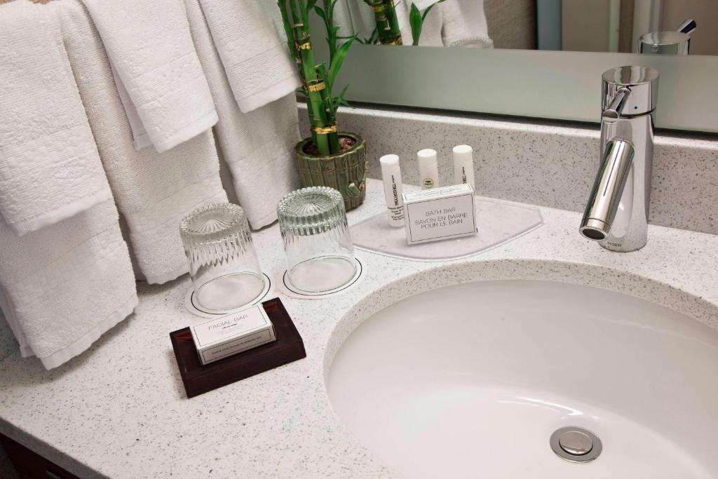 Koupelna v ubytování SpringHill Suites Phoenix Downtown