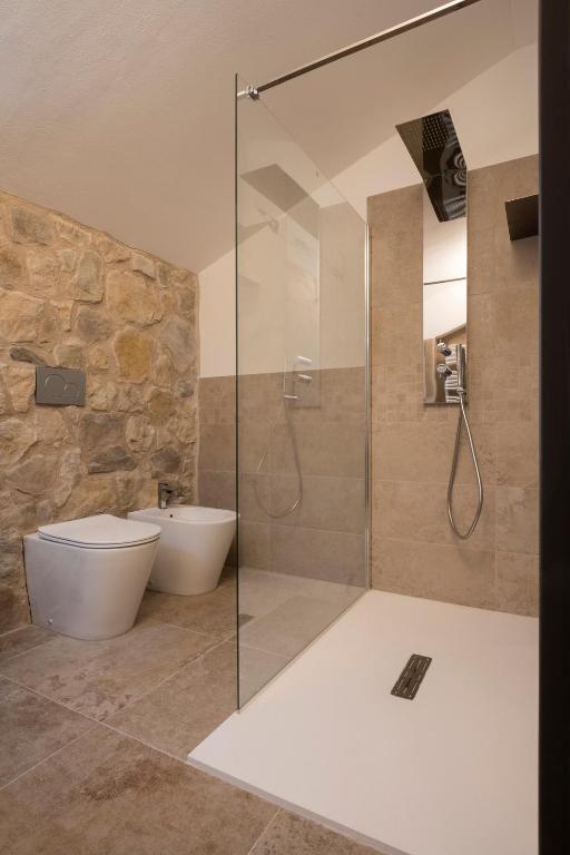 Koupelna v ubytování SnowLake Suite & Apartment