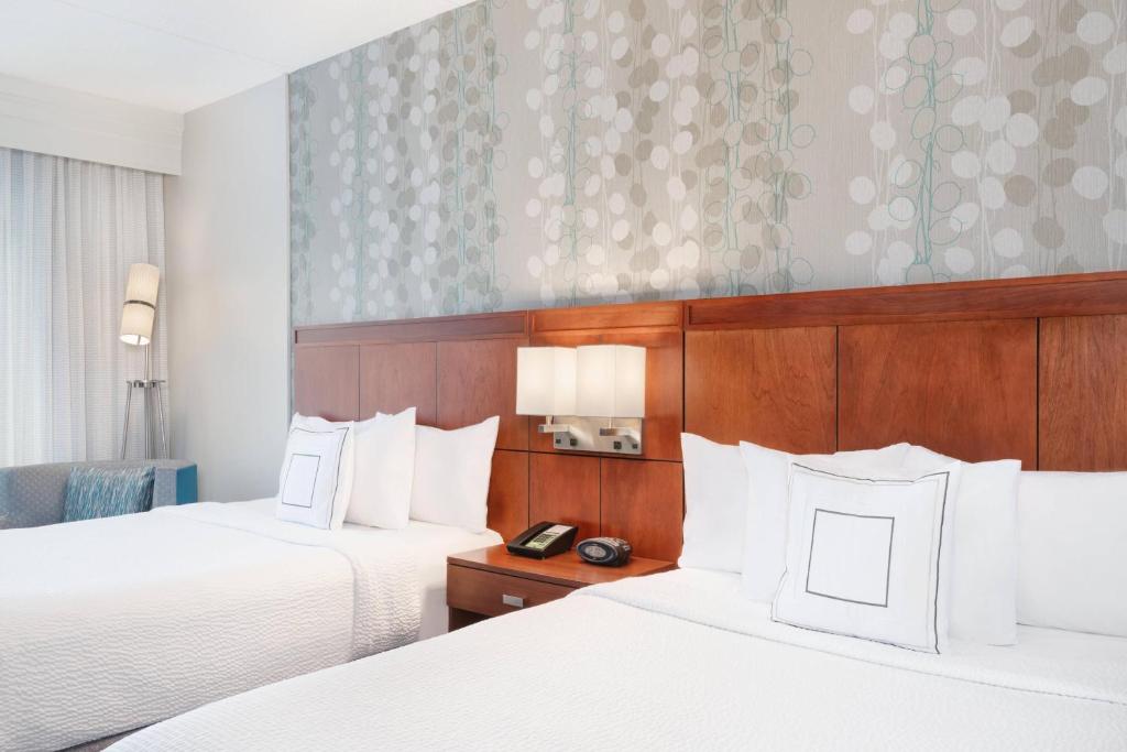 Courtyard by Marriott Pittsburgh Washington Meadow Lands photo