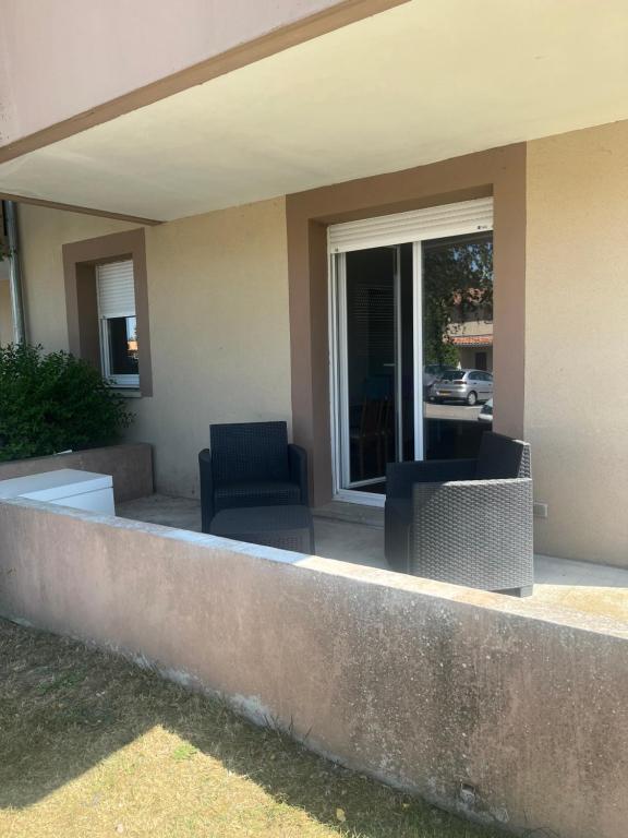 Χώρος καθιστικού στο Appartement T2 avec piscine