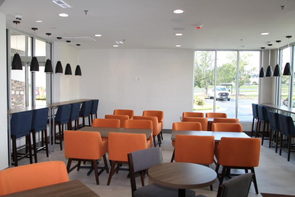Holiday Inn Express - Rocky Mount - Sports Center by IHG photo