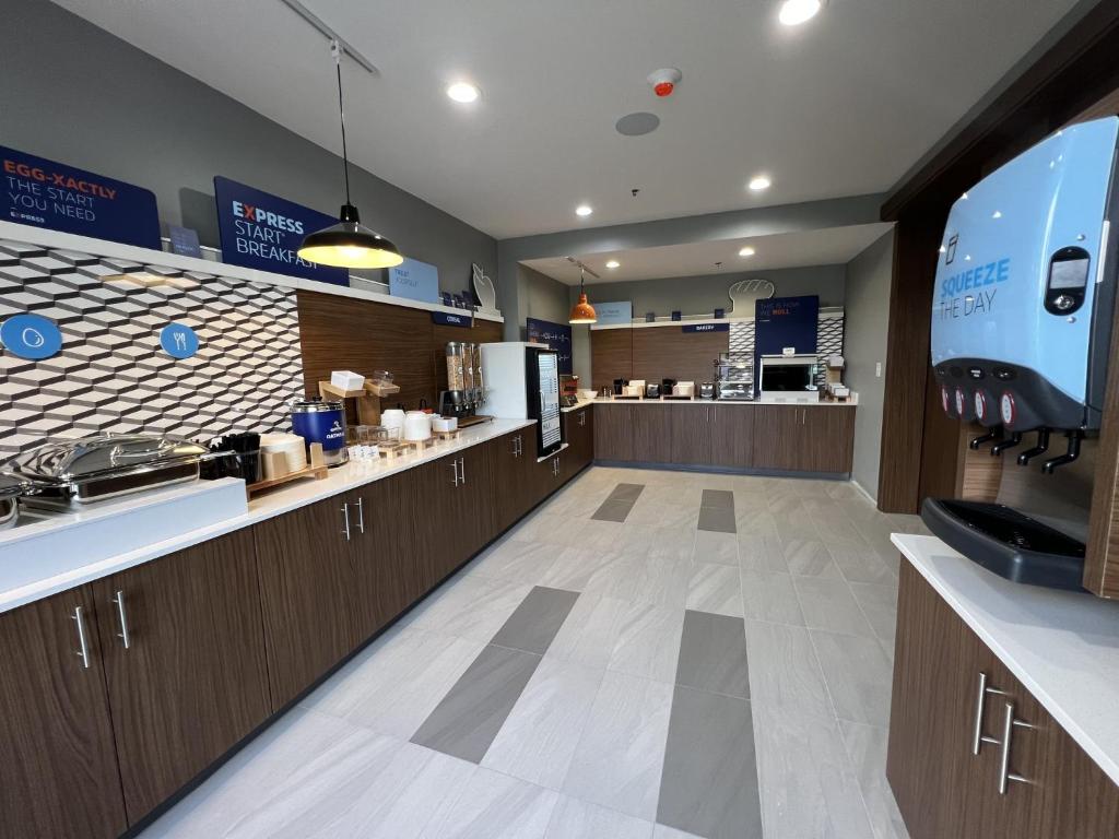 Holiday Inn Express - Rocky Mount - Sports Center by IHG photo