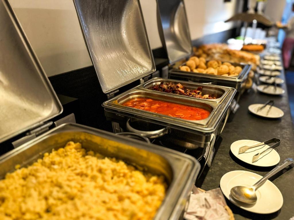 Comida no hotel ou em algum lugar perto