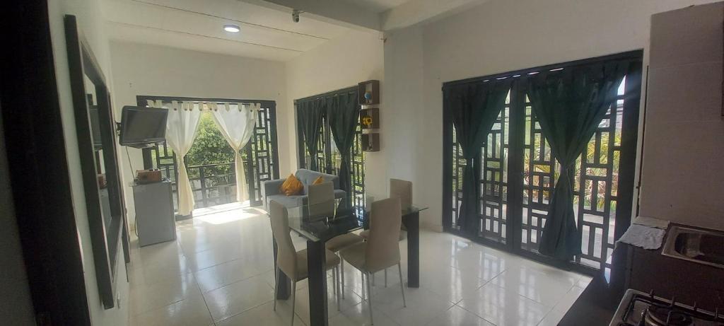 Posezení v ubytování SANTYS HOUSE MELGAR apartamentos amoblados con capacidad para 6 personas para 6 personas