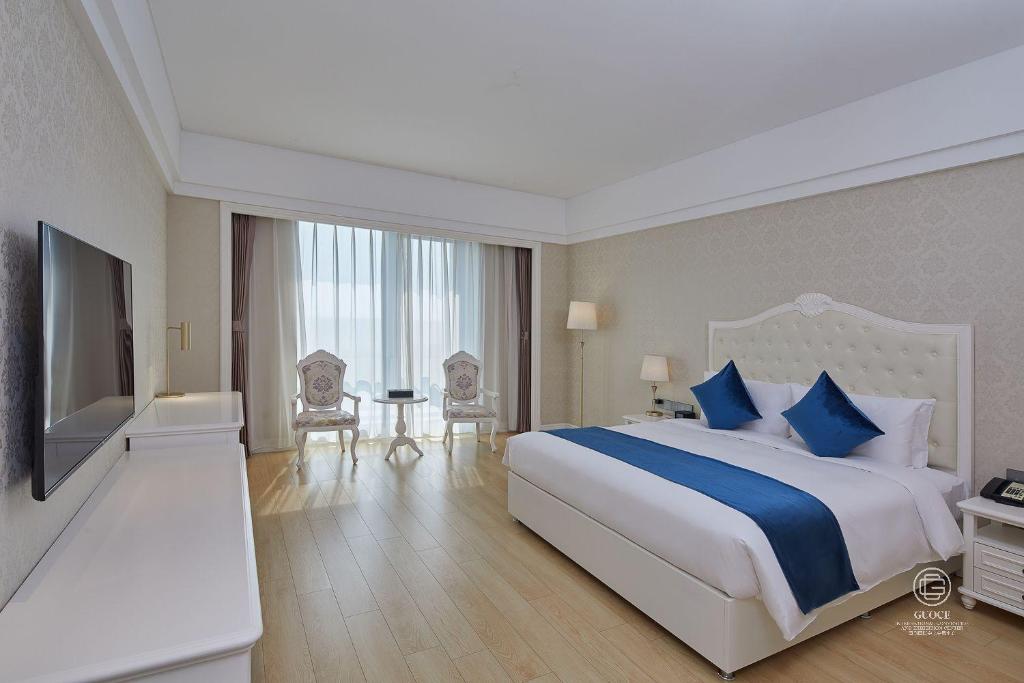 GUOCE Beijing Capital Airport Hotel & Convention Center - Deluxe King Room