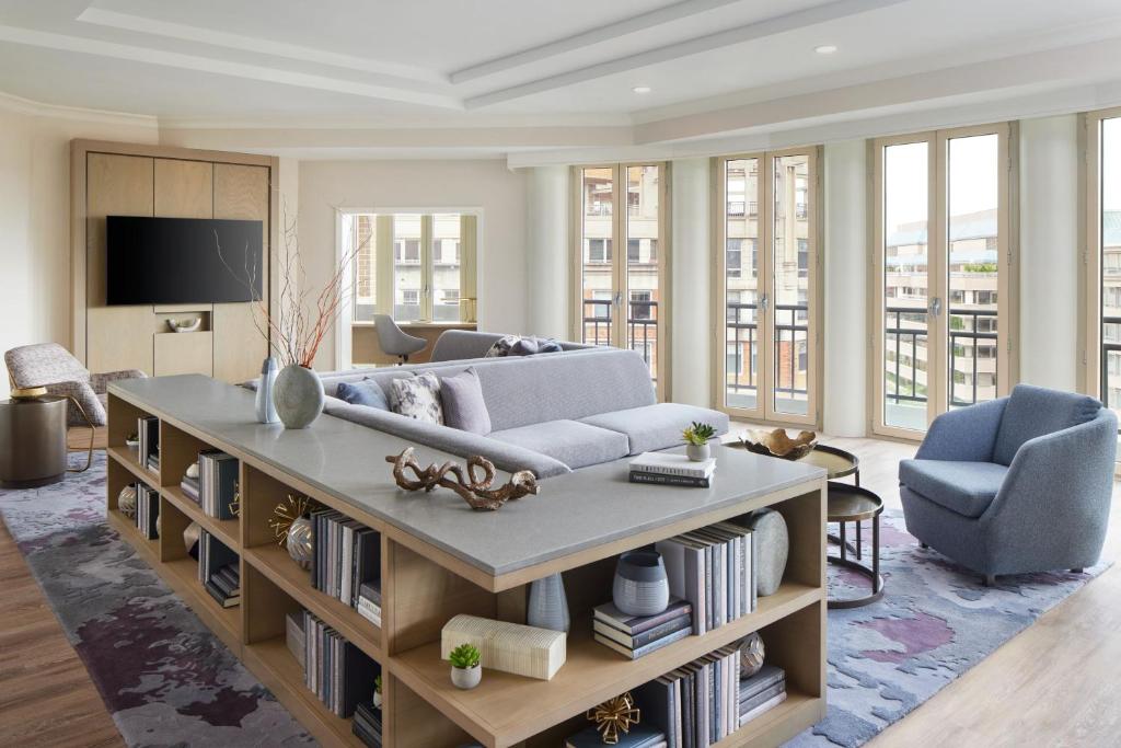Westin Georgetown, Washington D.C. - Presidential Suite, City View, Top Floor
