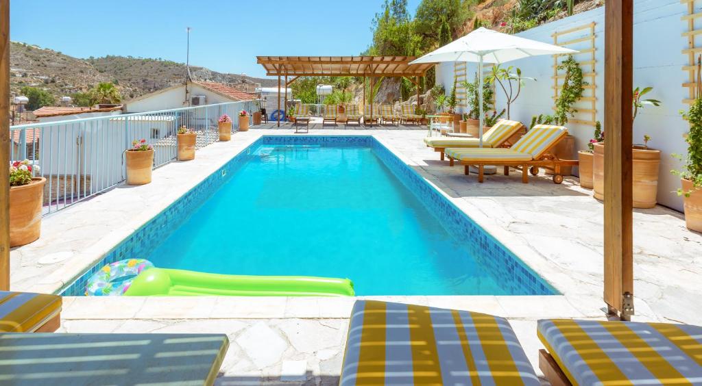 Bazén v ubytování Archondia House - Holiday Apartments With Pool nebo v jeho okolí