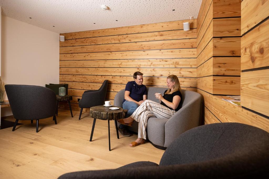 Posezení v ubytování B&B Chasa Arfusch
