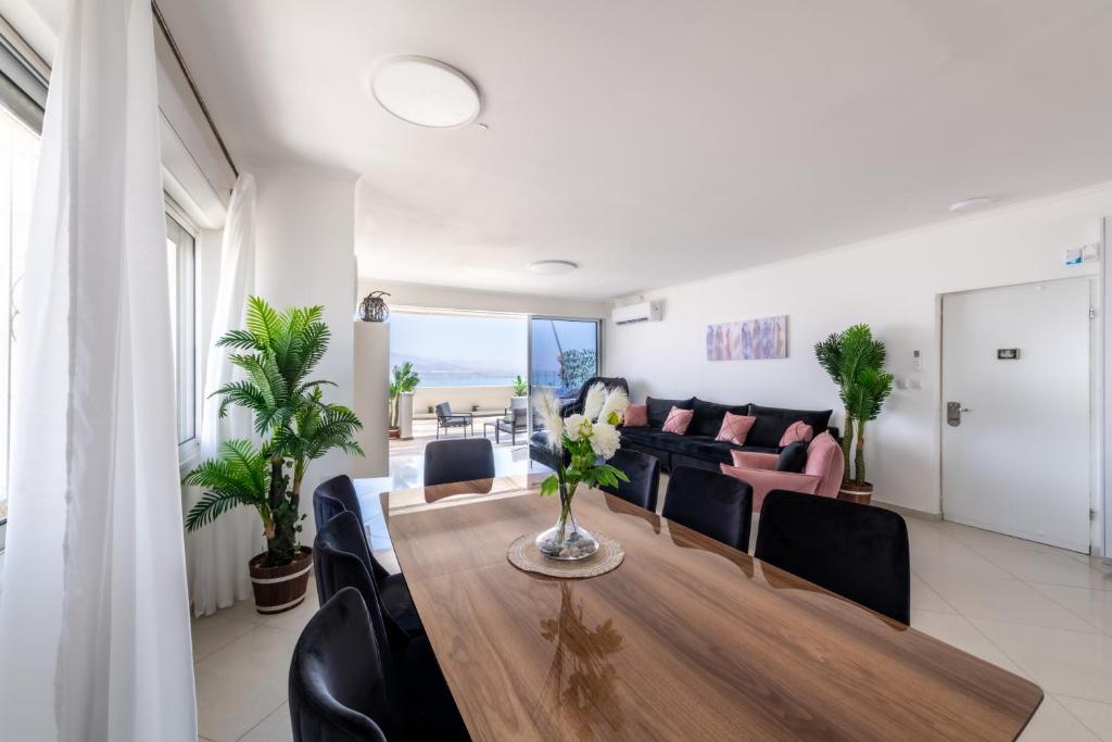 Stunning Sea Penthouse Apartment Propertys Cards Cost Joe image