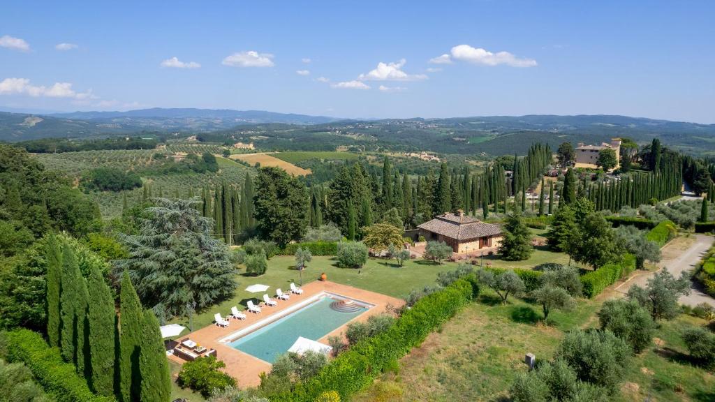 an aerial view of a estate with a swimming pool at VILLA I LEVRIERI 8, Emma Villas in Tavarnelle Val di Pesa