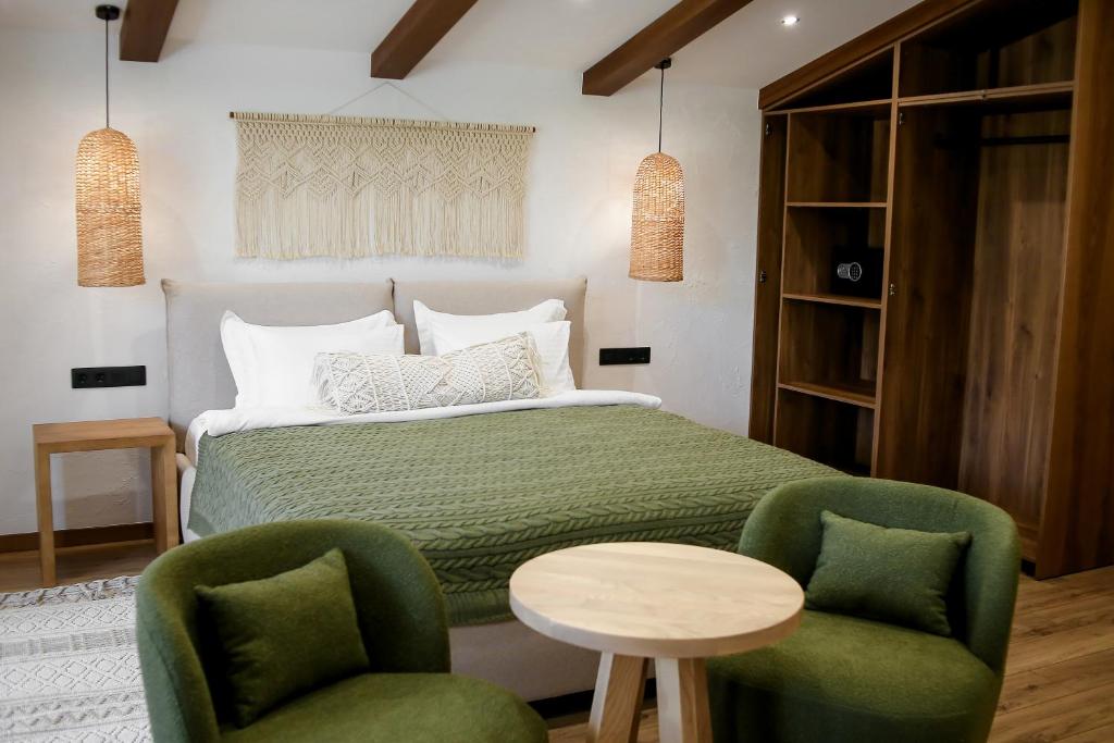 Riverwood Relax Park - One-Bedroom Chalet