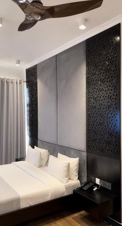 Postel nebo postele na pokoji v ubytování Dreams Hotel Zanzibar